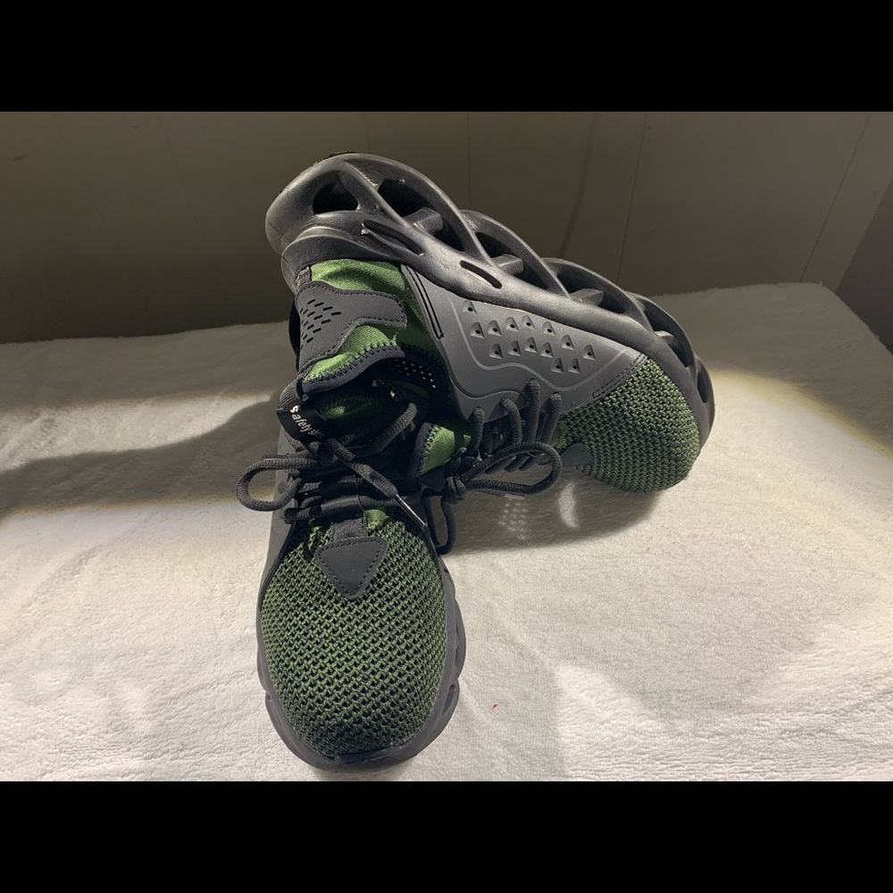 Steel toe work sneakers